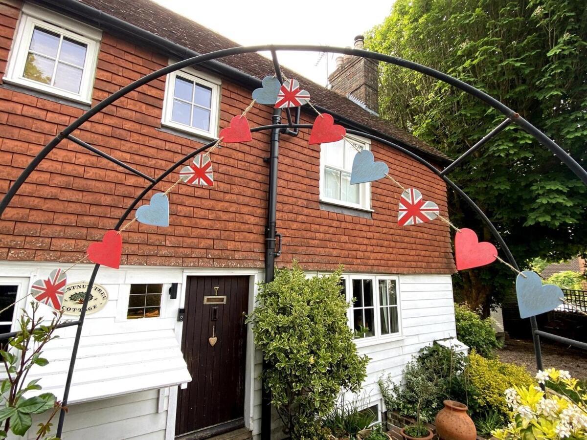 Chestnut Tree Cottage, 7 High Street Ardingly Dış mekan fotoğraf